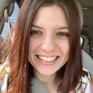 Meet your Posher, Courtney